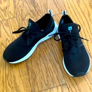 Black Women’s New Balance Nergize Sport Size 8.